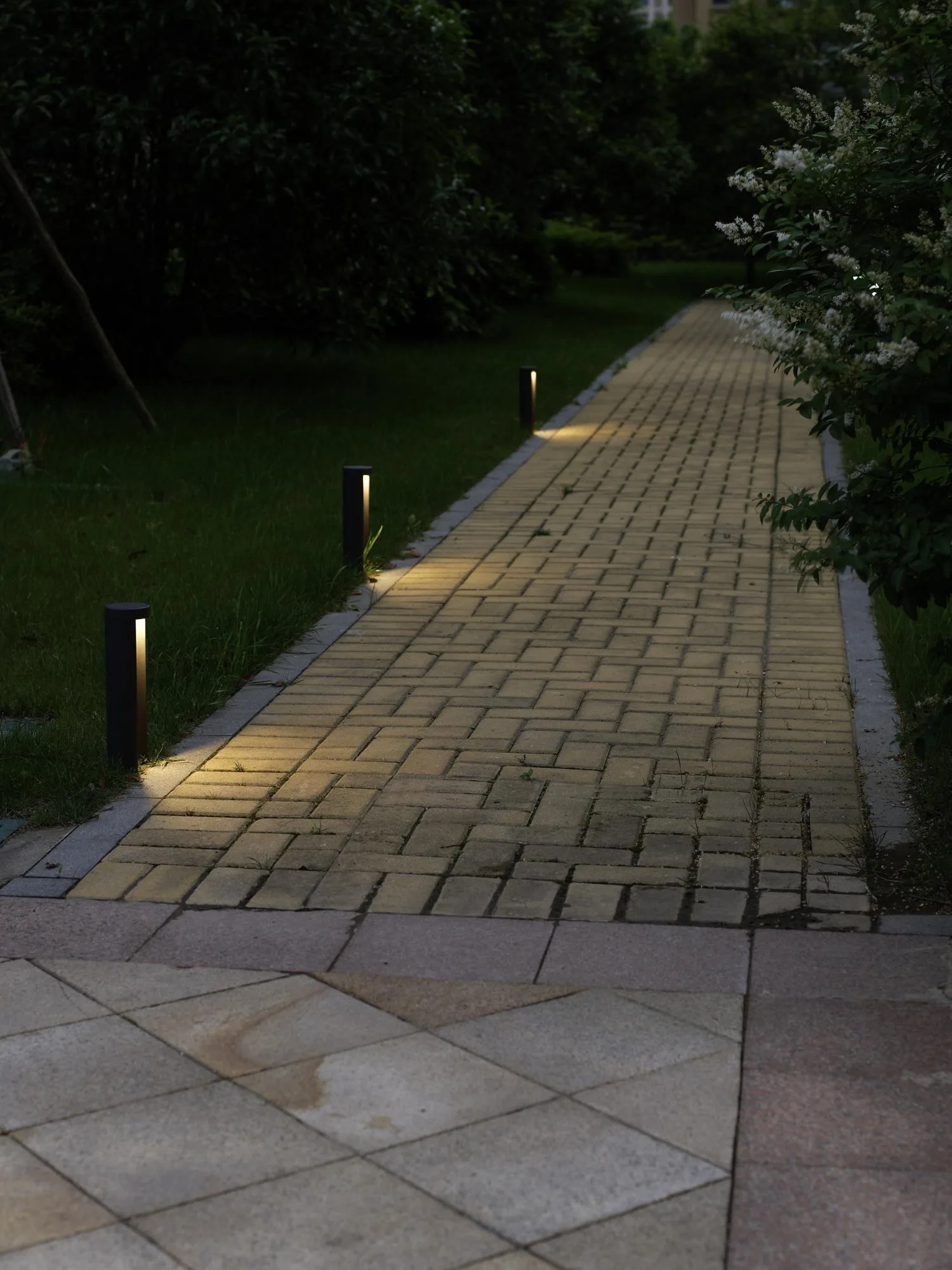 COMBO – Stožiarové svietidlo – Ø 9 cm – LED – 1x9 W, 3000 K – IP54 – čierne – Obrázok 4