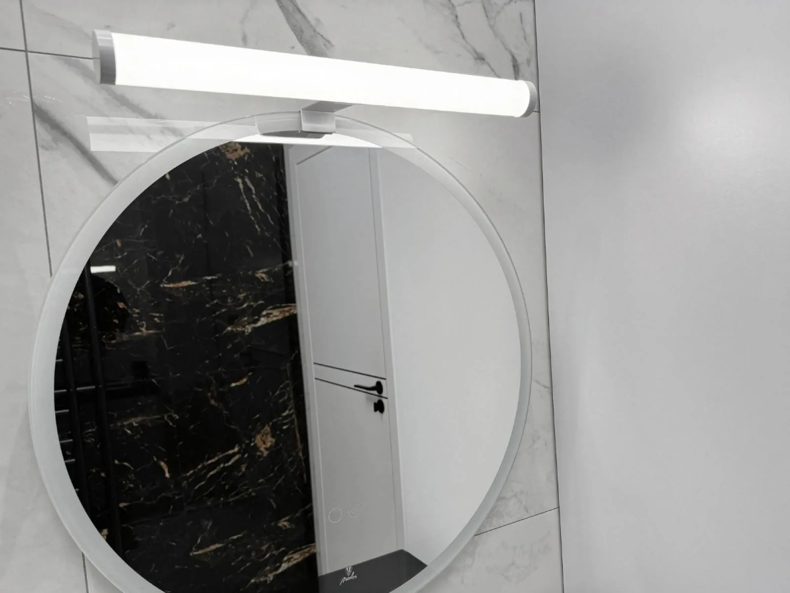 LED kúpeľňové svietidlo 10W / IP44 / 450 / 4000K - LNL7721/WH – Obrázok 8