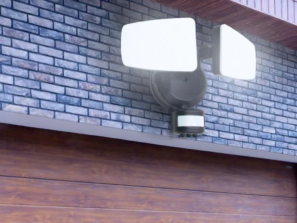 Vonkajší čierny LED reflektor s PIR senzorom 24W / 3000K / 4000K / 6000K - LFX025 – Obrázok 7