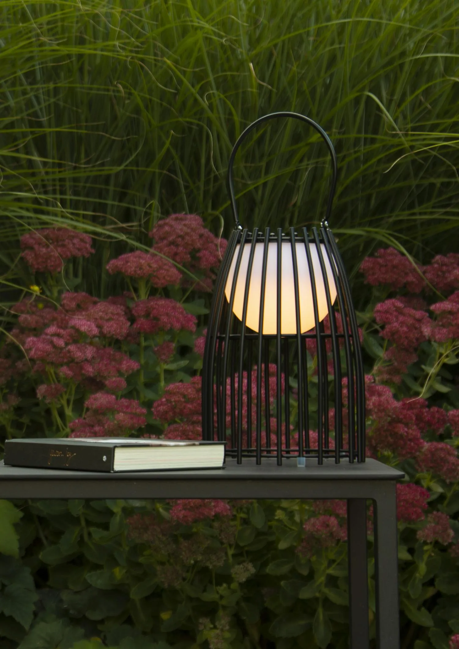 FJARA – Nabíjateľná stolná lampa pre vnútorné aj vonkajšie použitie – Akumulátor – Ø 17,5 cm – LED s reguláciou intenzity a teploty svetla – 1x0,3 W, 3000 K – IP44 – Čierna – Obrázok 4