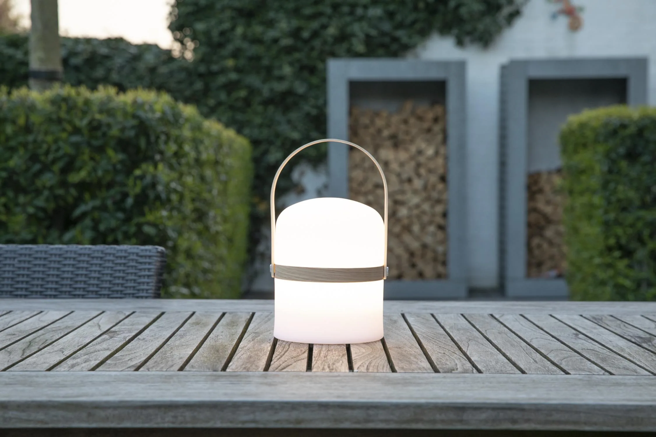 JOE – Nabíjateľná stolná lampa pre vnútorné aj vonkajšie použitie – Akumulátor – Ø 14,5 cm – Stmievateľné LED – 1x3 W, 3000 K – IP44 – Biela – Obrázok 7