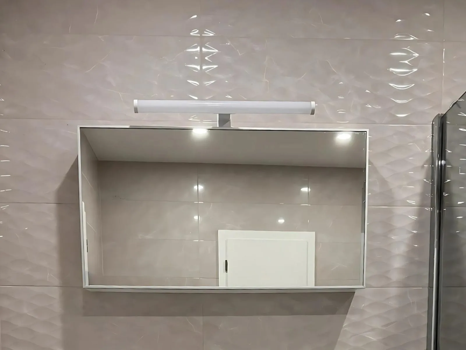 LED kúpeľňové svietidlo 12W / IP44 / 600 / 4000K - LNL7722/WH – Obrázok 7
