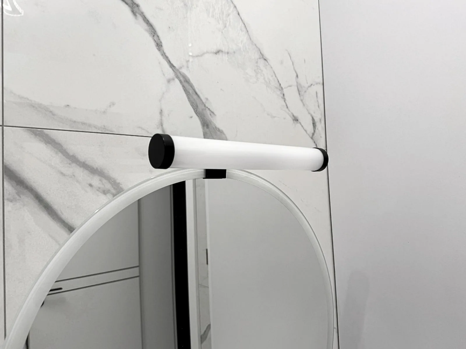 LED kúpeľňové svietidlo 8W / IP44 / 300 / 4000K - LNL7720/BK – Obrázok 9