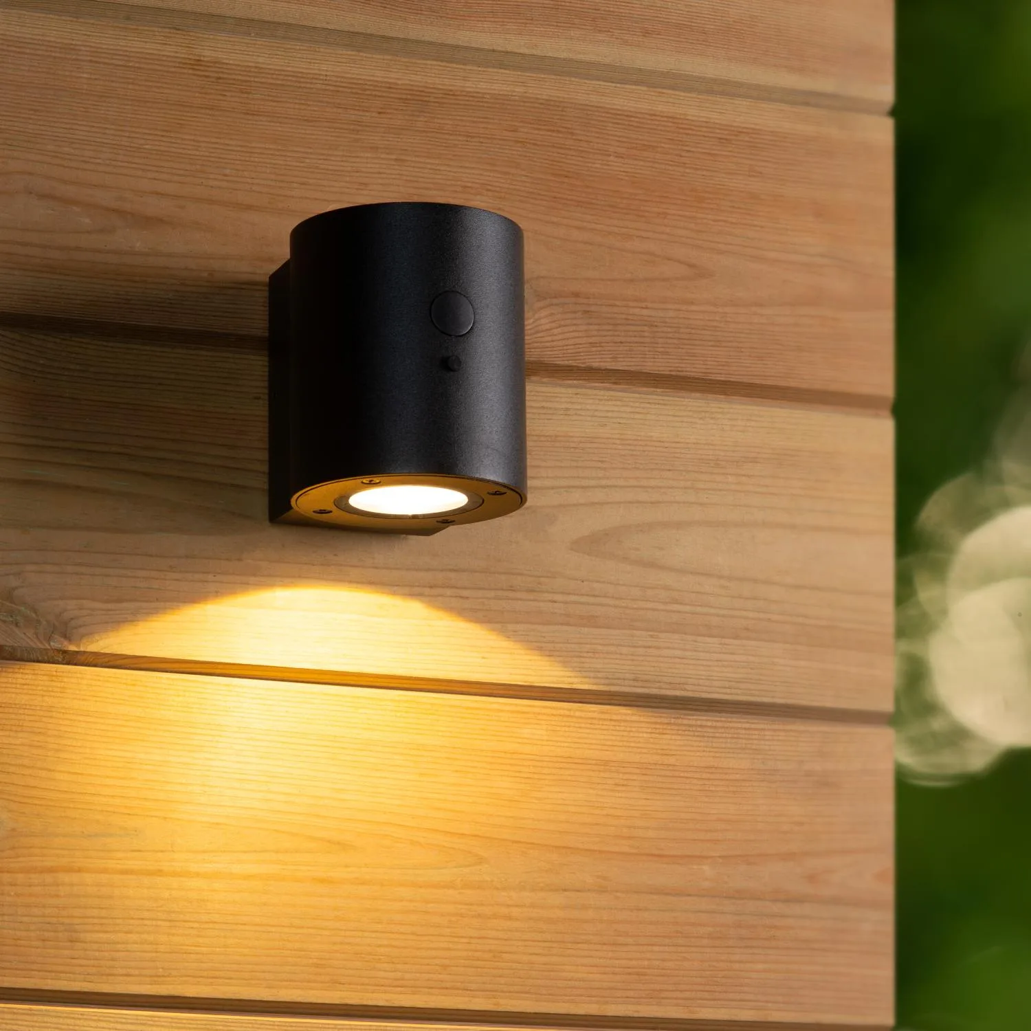 PERTH - Nástenné svetlo vnútorné/vonkajšie - solárne - Ø 9 cm - LED tlmené. - 1x1W, 2700K/3000K - IP65 - Senzor pohybu a den/noc - čierny – Obrázok 4