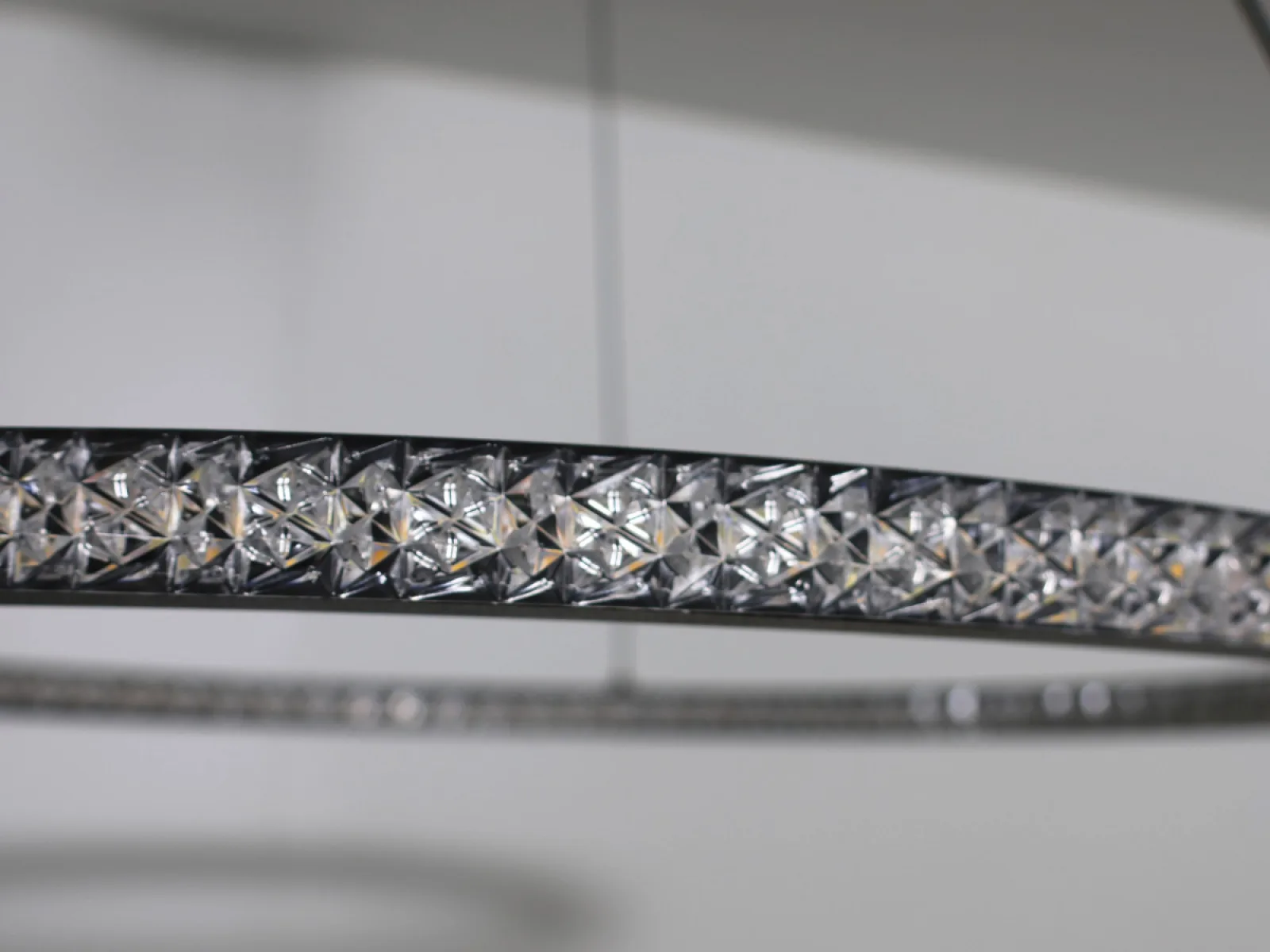 LED závesné svietidlo s diaľkovým ovládačom 90W - TA2313/B – Obrázok 3